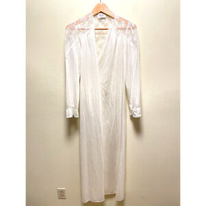 Vintage Womens Pengoir Robe Small White Satin Lace Trim Victorian Princess Fairy